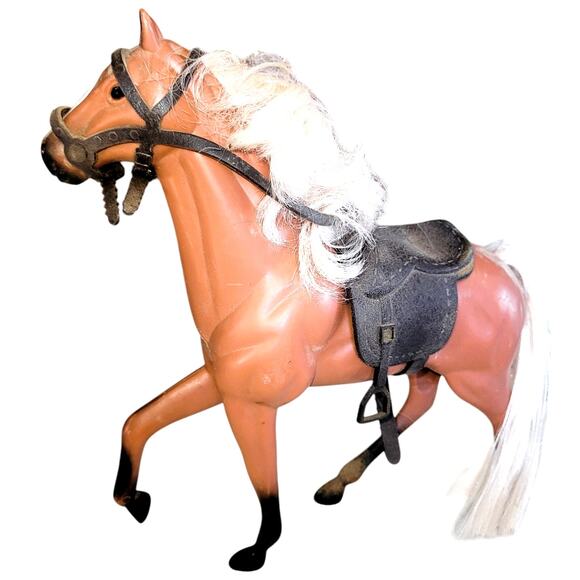 8" Vintage Beautiful Palomino Model Horse W/Rooted Mane & Tail ~Bridle & Saddle - Picture 4 of 10